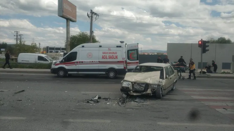 Afyon'da Zincirleme Kaza! 4 Yaralı, İşte Olay Yerinden İlk Görüntüler!