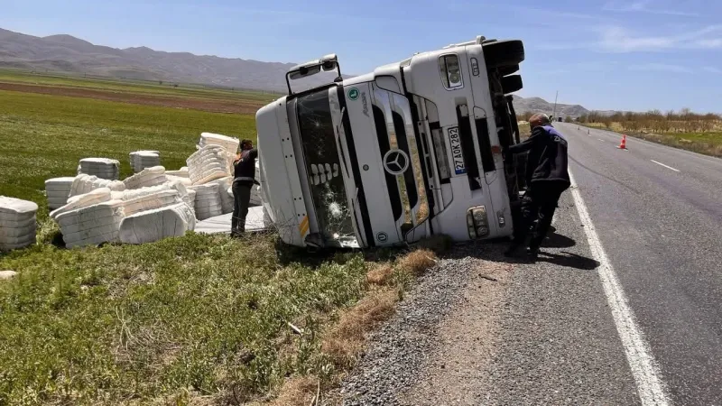 Tır Dehşeti! Sürücü Afyon'da Can Pazarı Yaşadı