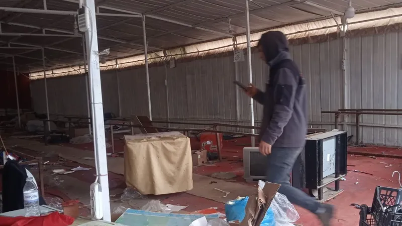 Komşuda Yıkım Dehşeti! Çalışanlar ve Zabıta Arasında Kanlı Kavga