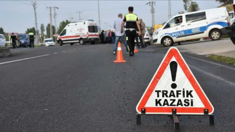 Afyonkarahisar'da yaya geçidi kazası: 3 çocuk yaralandı