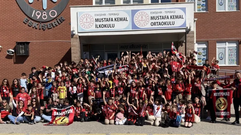 Eskişehirspor Şampiyonluğu: Minik Kalplerden Coşkulu Kutlama!