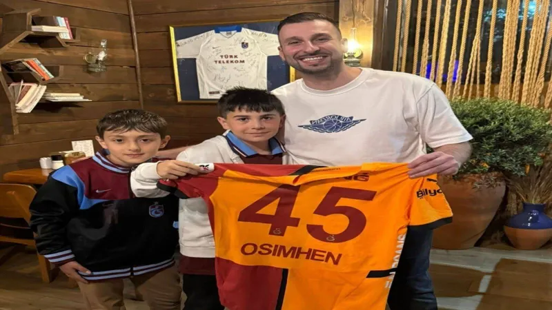 Osimhen'in Forması El Değiştirdi! Trabzonsporlu Çocuk Ne Yaptı?