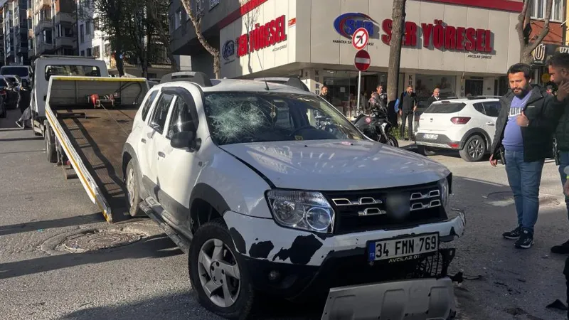 Polisten Kaçarken Kaza! İstanbul'da Nefes Kesen Kovalamaca
