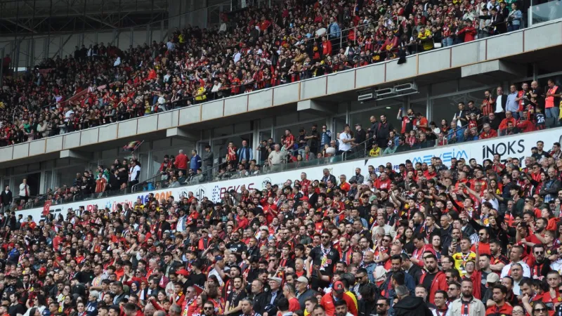 Eskişehirspor Taraftarından Rekor Üstüne Rekor! 33 Bin Kişi Şok Etti