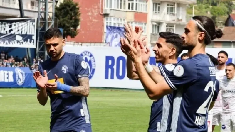 Süper Lig'e Göz Kırptılar! Sarıyer ve Serik 1. Lig'de!