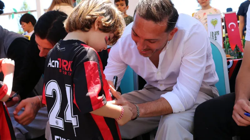Eskişehirspor Minik Kalpleri Fethetti! Okul Ziyaretleri Devam Ediyor