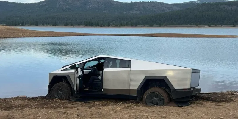 Cybertruck Tekne Mi Oluyor? Elon Musk'tan Şok İddia!