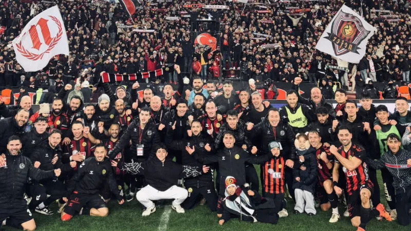 Eskişehirspor Taraftarı Şokta! Nefer Tribünü'nden Kritik Uyarı!