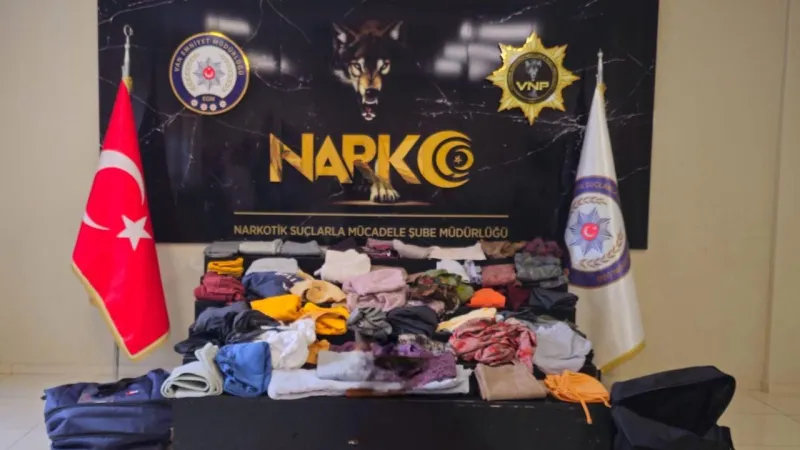 Van'da Akılalmaz Uyuşturucu Yöntemi! Kıyafetlere Metamfetamin Zulası