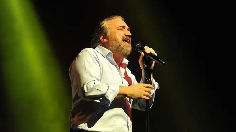 Volkan Konak sahnede fenalaşarak hayatını kaybetti