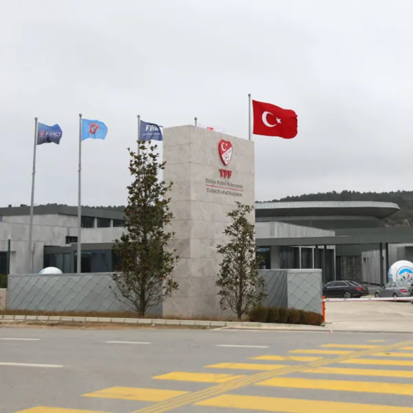 PFDK'dan Beşiktaş ve Galatasaray'a Şok Ceza! Neler Oldu?
