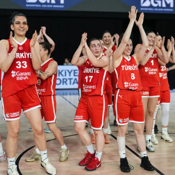 Potanın Perileri Coştu! Litvanya'yı Dize Getirdiler