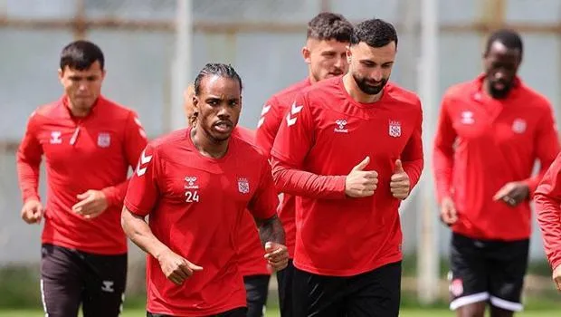 Sivasspor'dan Veda Maçı! Alanyaspor Deplasmanında Sürpriz Bekleniyor mu?