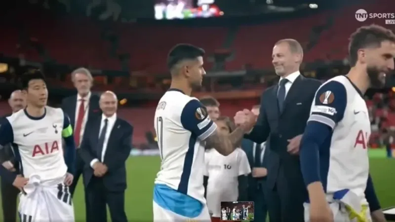 UEFA şampiyonu Tottenham'a madalya yetmedi!