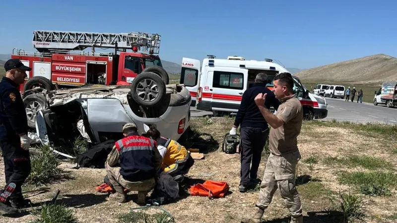 Van'da feci kaza! Ölüler ve yaralılar var